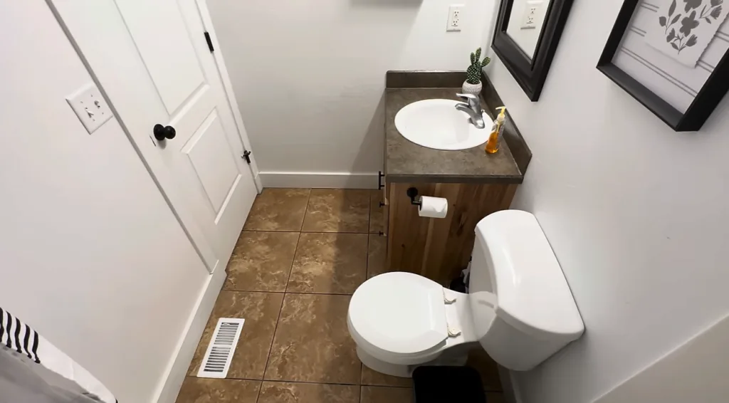 Bathroom before renovation in Richmond VA