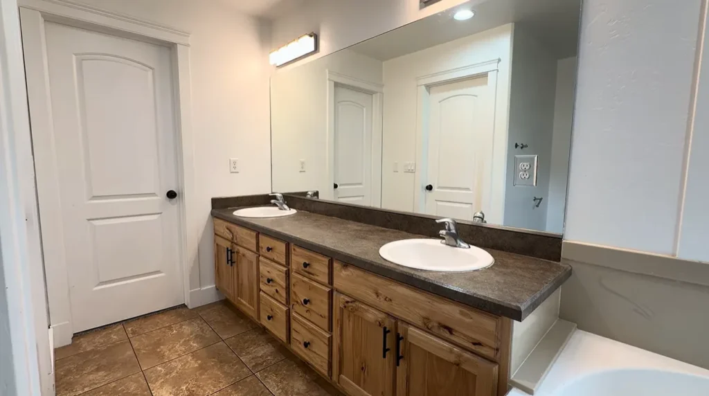 Bathroom before remodeling in Richmond, VA